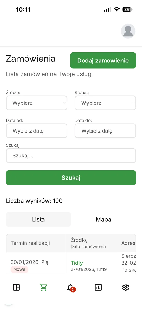Historia zleceń kierowcy w aplikacji Tidly z filtrami po źródle, statusie i dacie oraz przełącznikiem lista i mapa