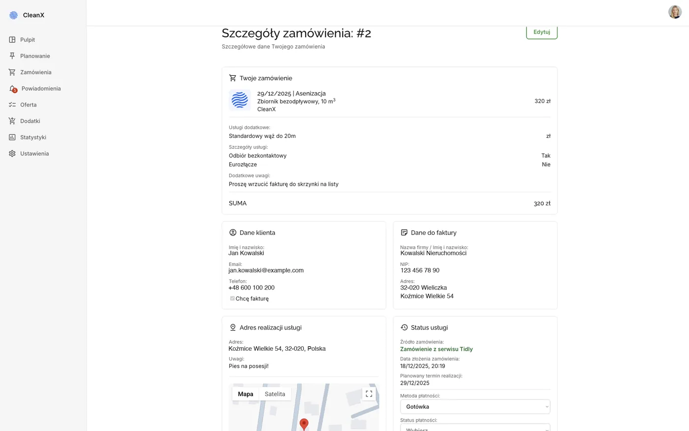 Szczegóły zamówienia w panelu Tidly: usługa z dodatkami, dane klienta i do faktury, adres z mapą oraz status płatności